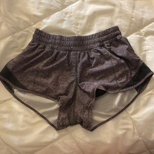 Lululemon Hotty Hot Low-Rise Grey Shorts 2.5 in inseam Size 6
